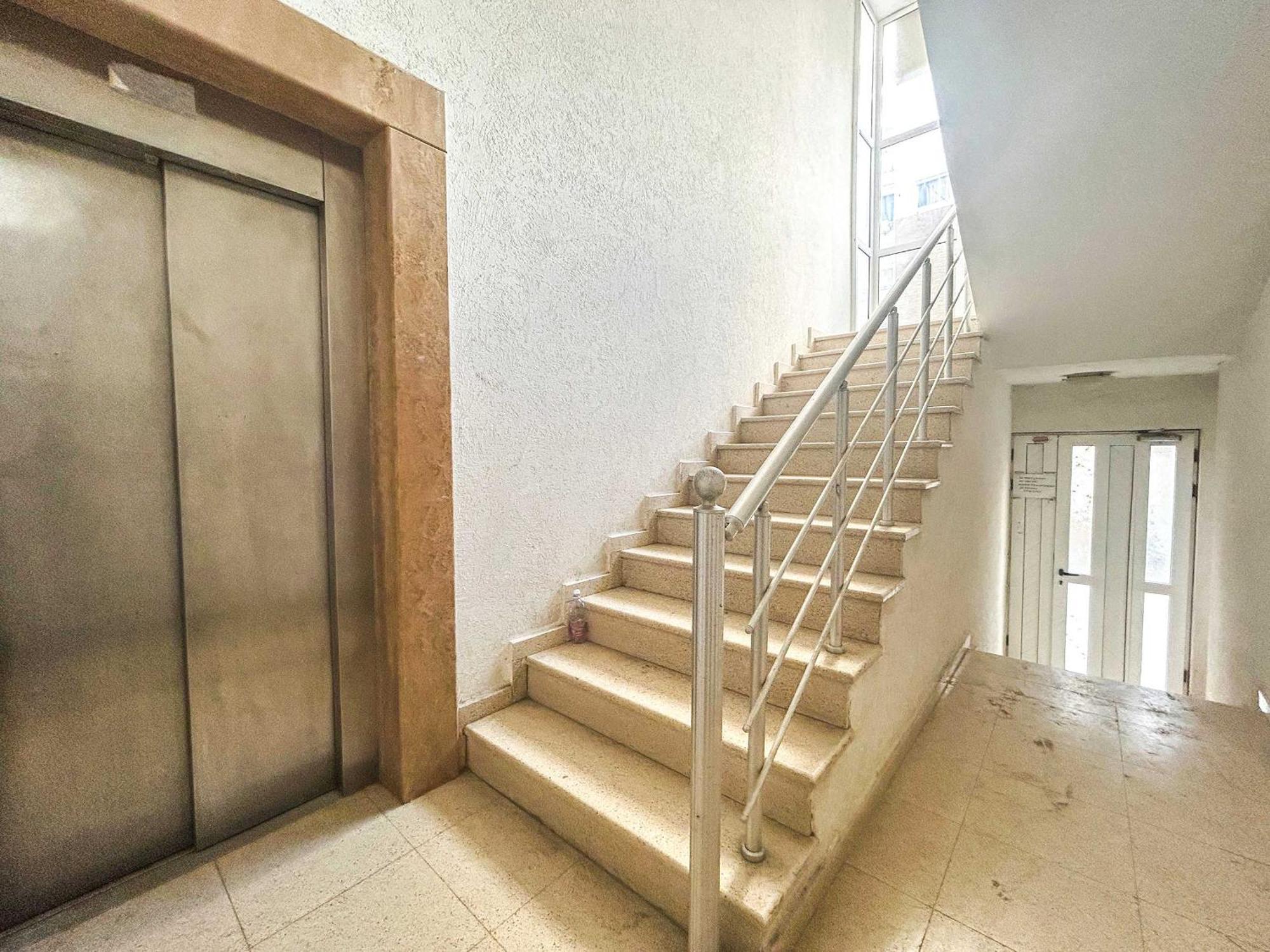 1 Bedroom 578 Apartment *