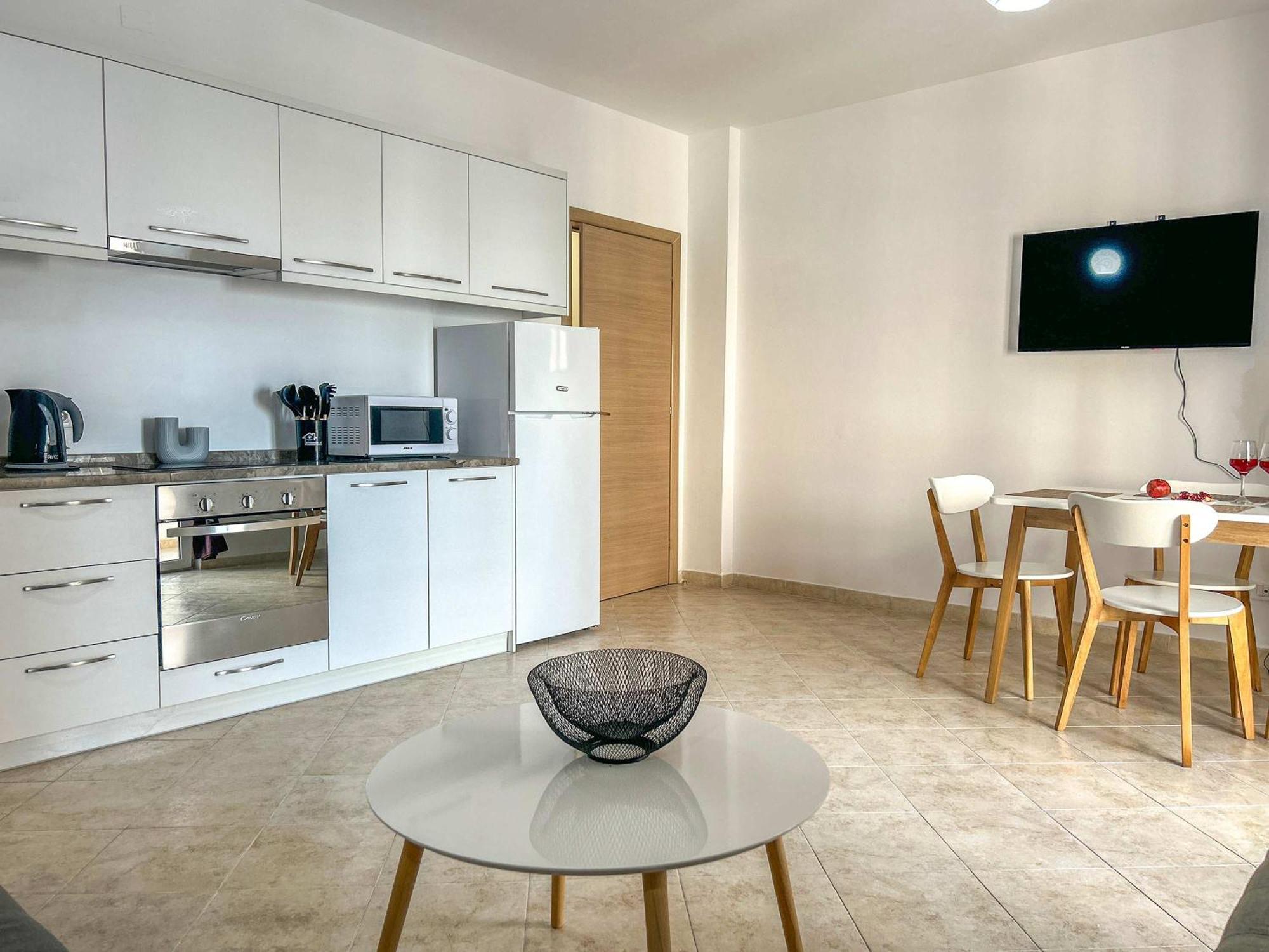 1 Bedroom 578 Apartment *
