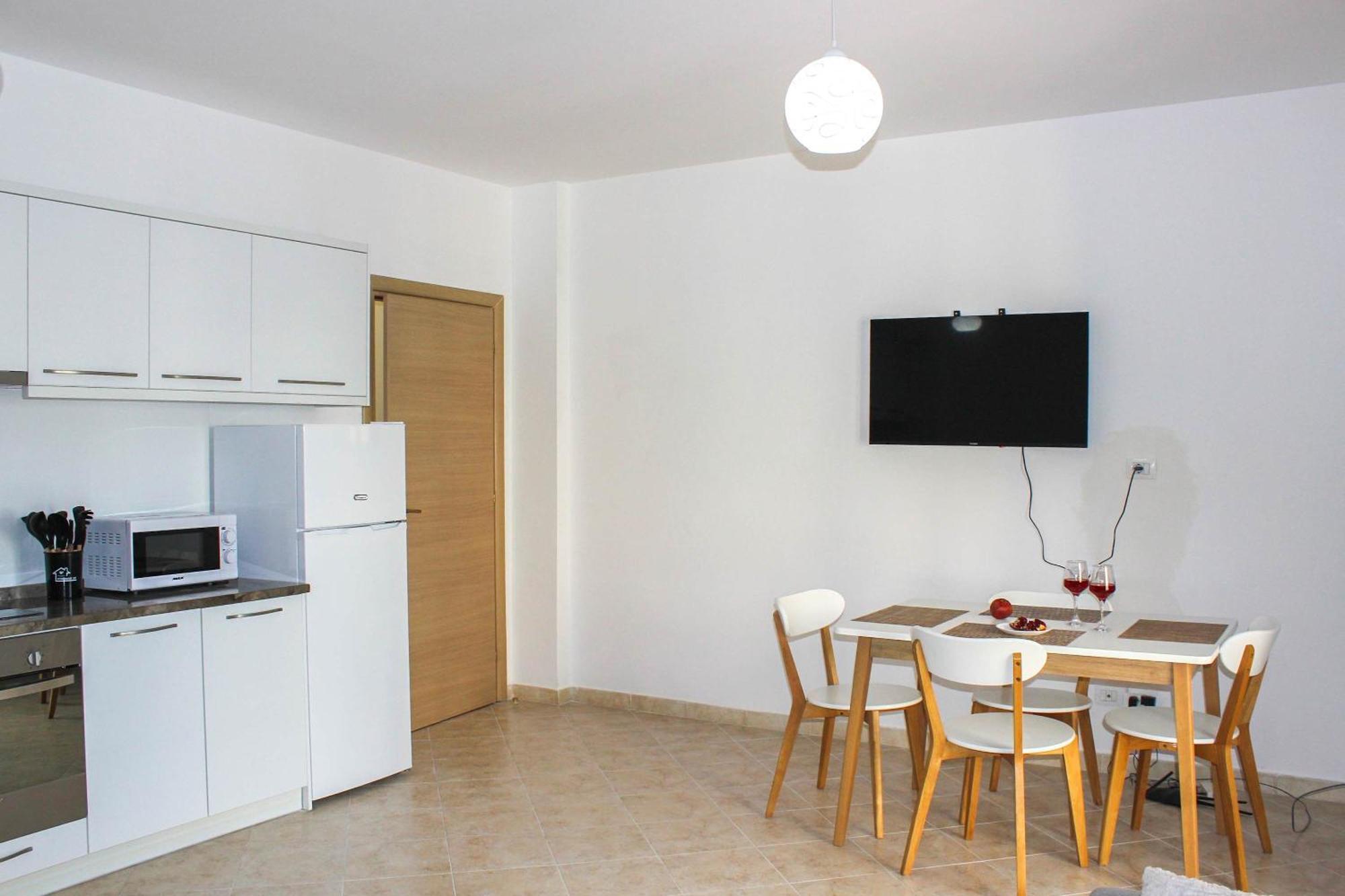1 Bedroom 578 Apartment *