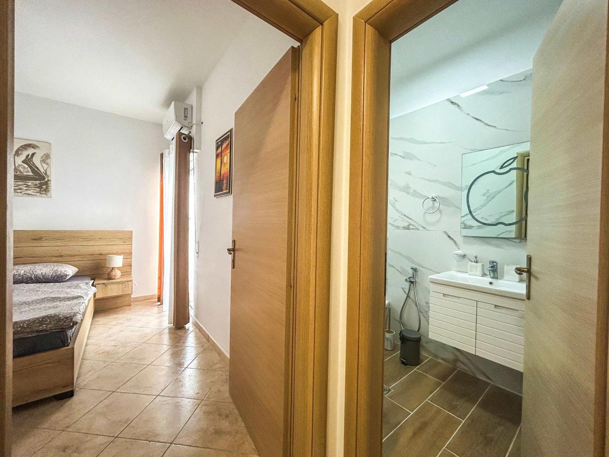Apartment 1 Bedroom 578 *