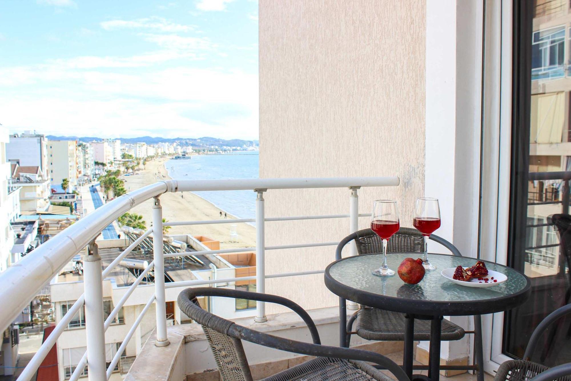 1 Bedroom 578 Apartment *